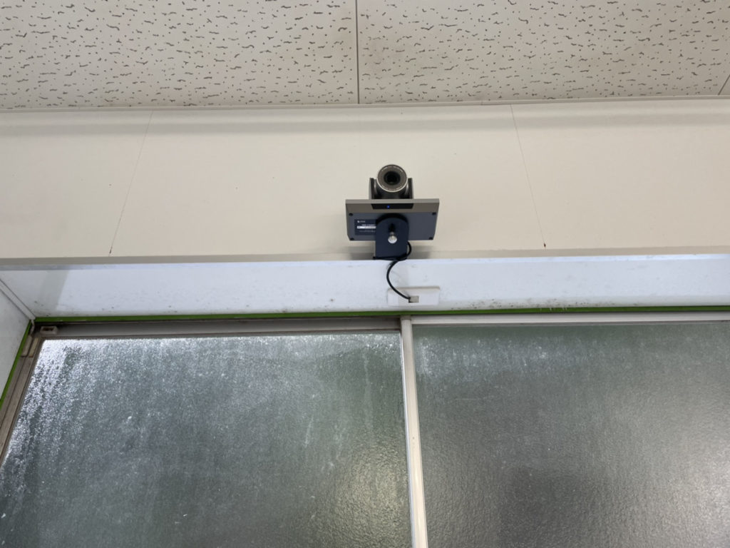 試験室のカメラ